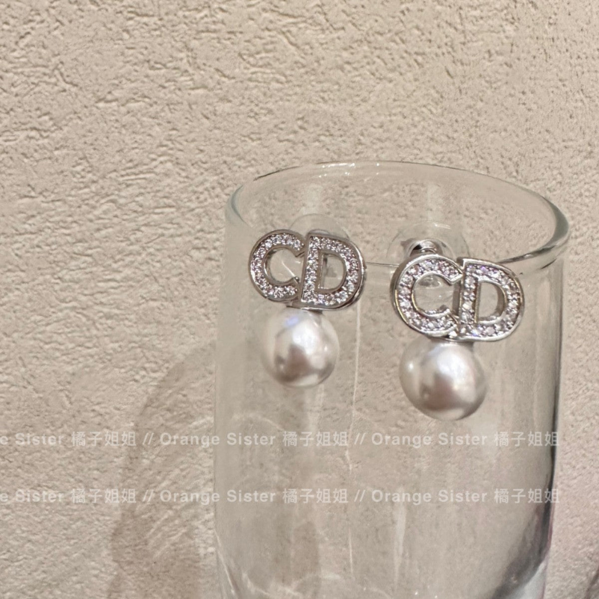Beautiful Pearl Earring with Unique Style