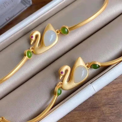 Charming Silver Bracelet for Any Occasion