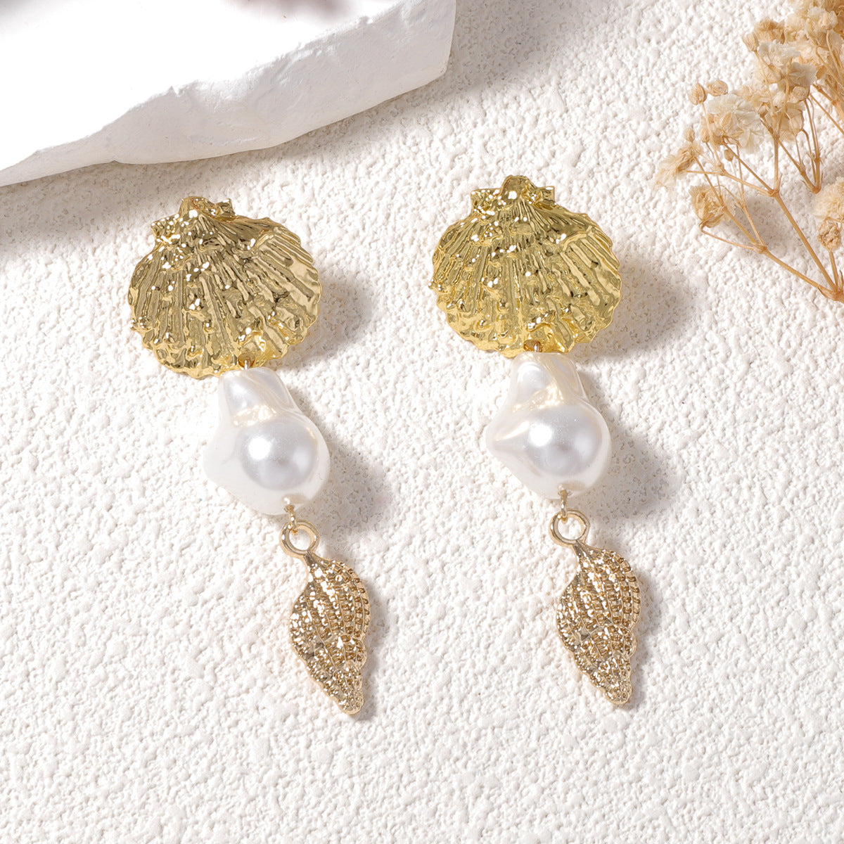 Romantic Pearl Earring for Special Moments