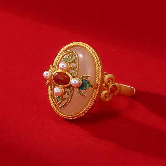 Classic Silver Ring with Timeless Appeal