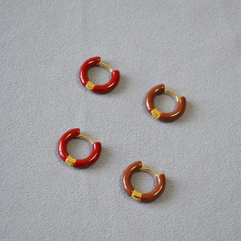 Classic Gold Earring with Timeless Appeal