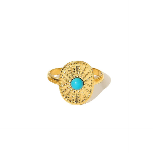 Classic Gold Ring with Timeless Appeal