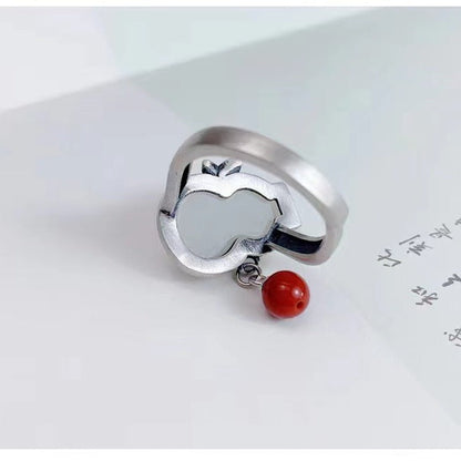 Classic Silver Ring with Timeless Appeal