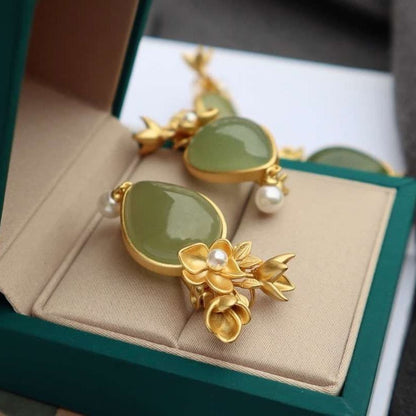 Beautiful Gold Necklace with Unique Style