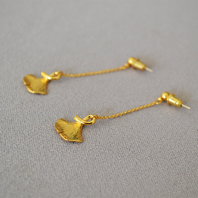 Romantic Gold Earring for Special Moments