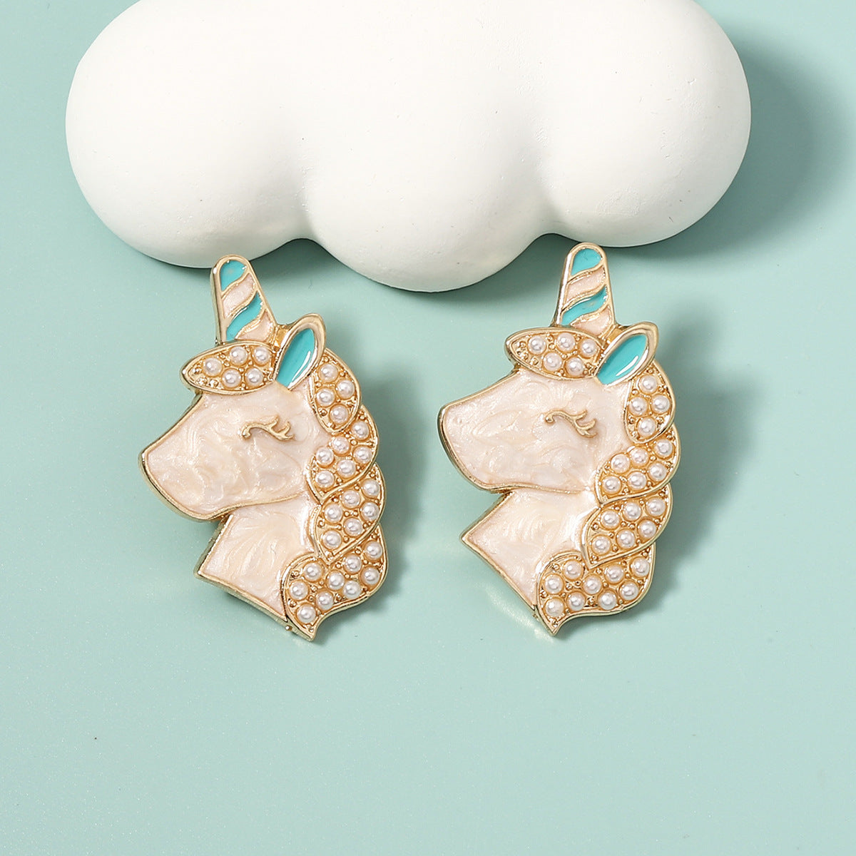 Classic Pearl Earring with Timeless Appeal
