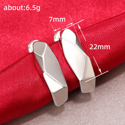 Charming Earring for Any Occasion