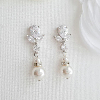 Stunning Pearl Earring for Daily Wear
