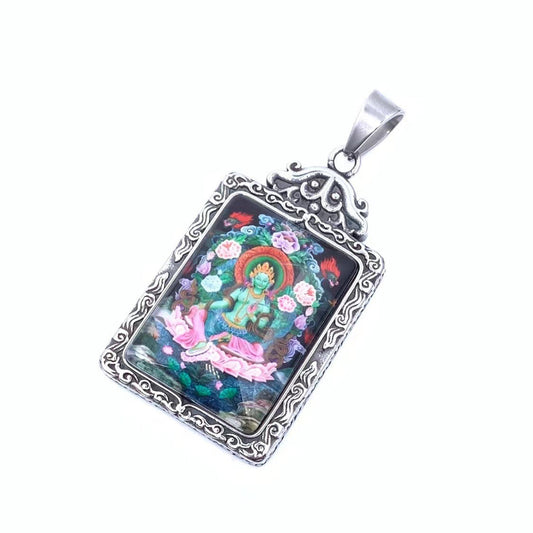 Elegant Pendant for Every Occasion