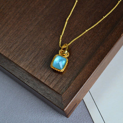 Romantic Gold Necklace for Special Moments