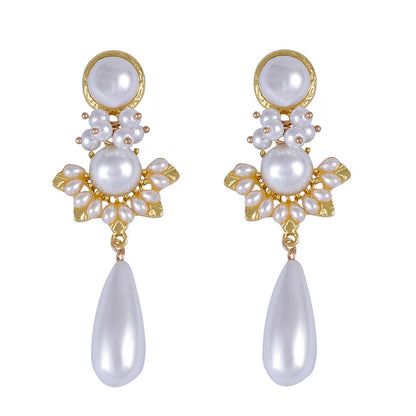 Classic Pearl Earring with Timeless Appeal