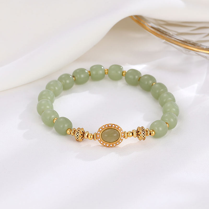 Classic Silver Bracelet with Timeless Appeal