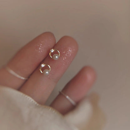 Classic Pearl Earring with Timeless Appeal