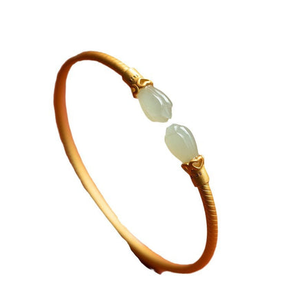 Classic Gold Bracelet with Timeless Appeal
