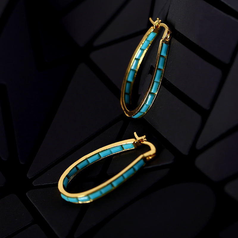 Classic Gold Ring with Timeless Appeal