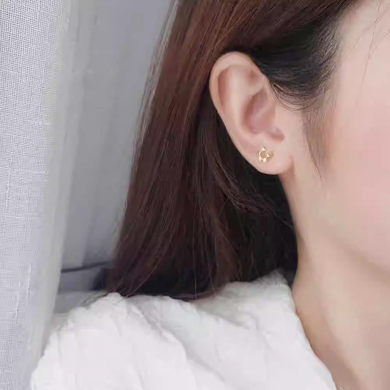 Beautiful Gold Earring with Unique Style