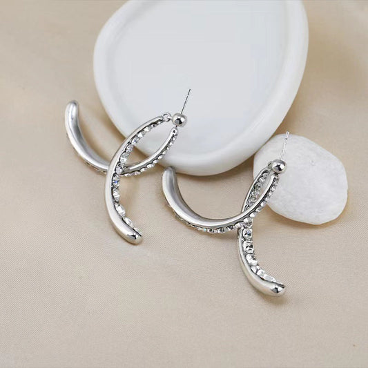 Romantic Silver Earring for Special Moments