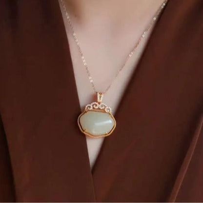 Charming Silver Pendant for Any Occasion