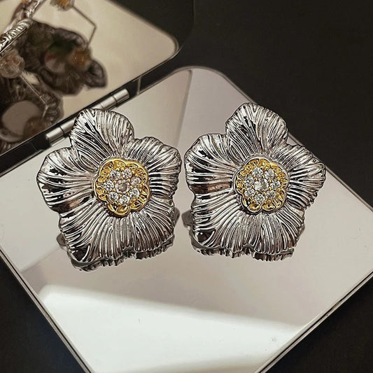 Charming Earring for Any Occasion