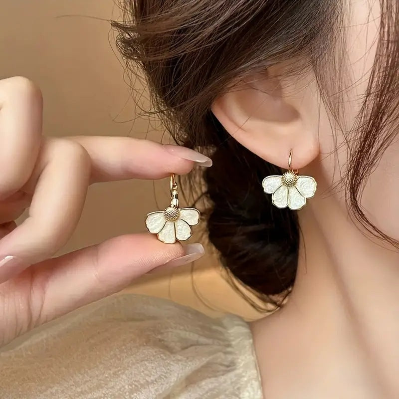 Stunning Earring for Daily Wear