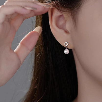 Beautiful Pearl Earring with Unique Style