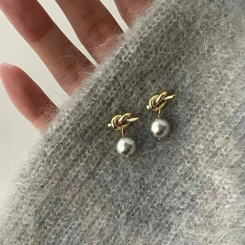 Beautiful Pearl Earring with Unique Style