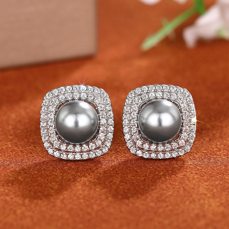 Charming Pearl Earring for Any Occasion