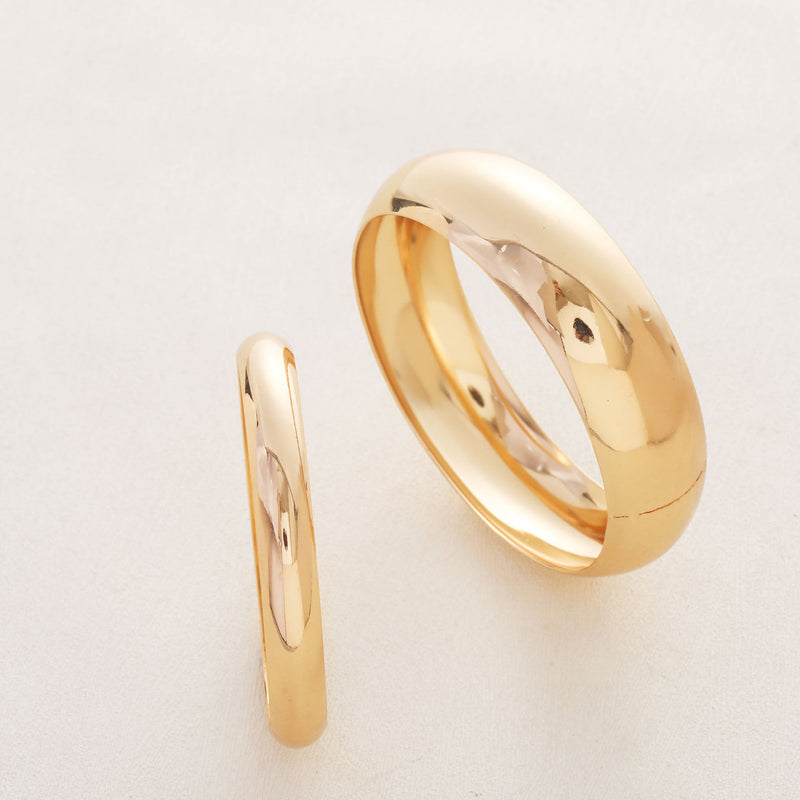 Classic Gold Bracelet with Timeless Appeal