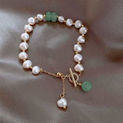 Beautiful Pearl Bracelet with Unique Style
