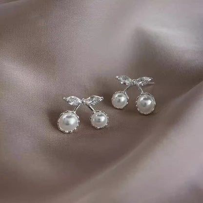 Romantic Pearl Earring for Special Moments