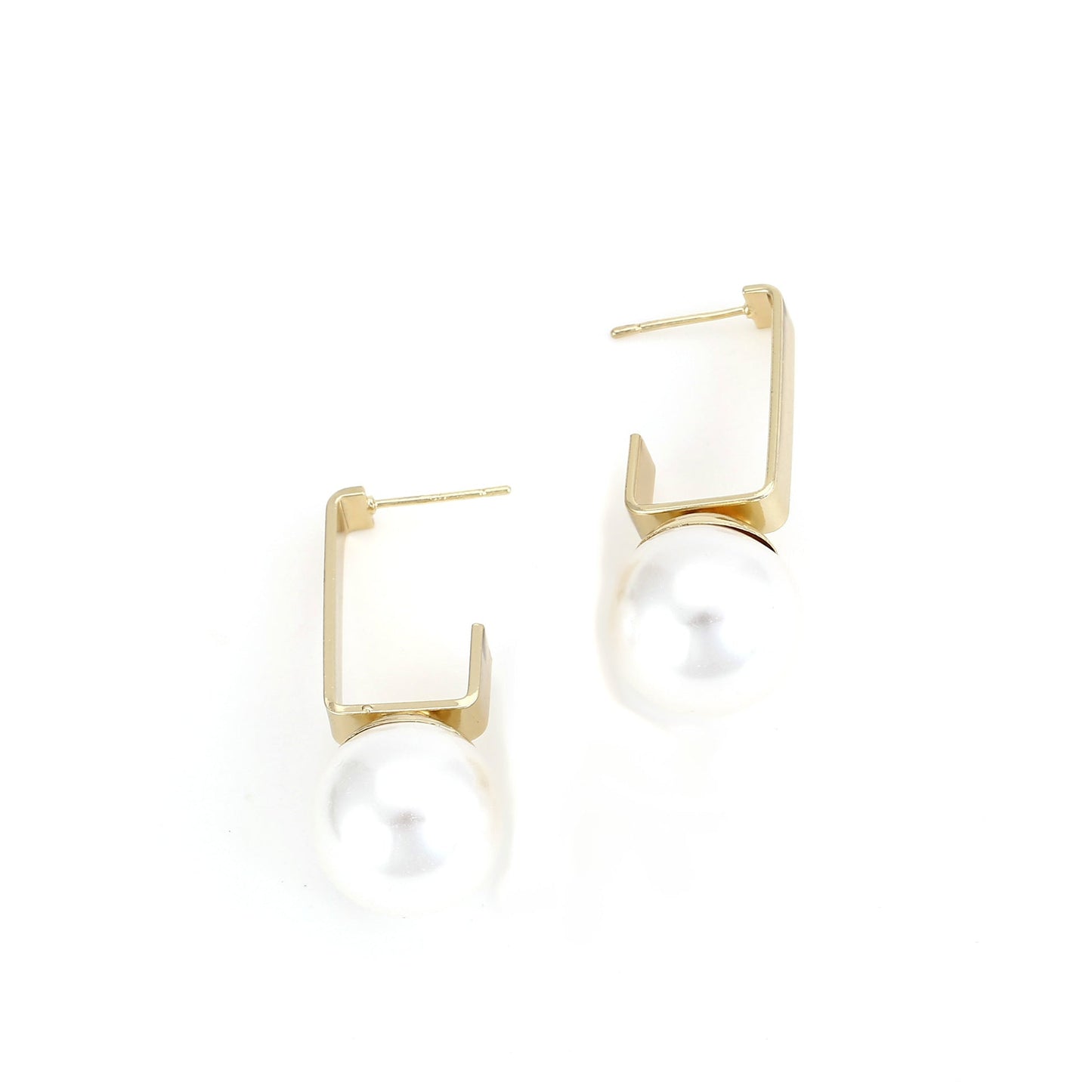 Romantic Pearl Earring for Special Moments