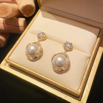 Charming Pearl Earring for Any Occasion
