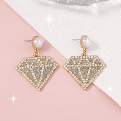 Charming Pearl Earring for Any Occasion