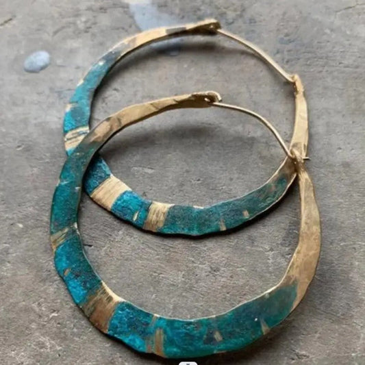 Elegant Gold Earring for Every Occasion