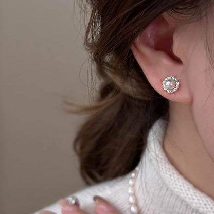 Romantic Pearl Earring for Special Moments
