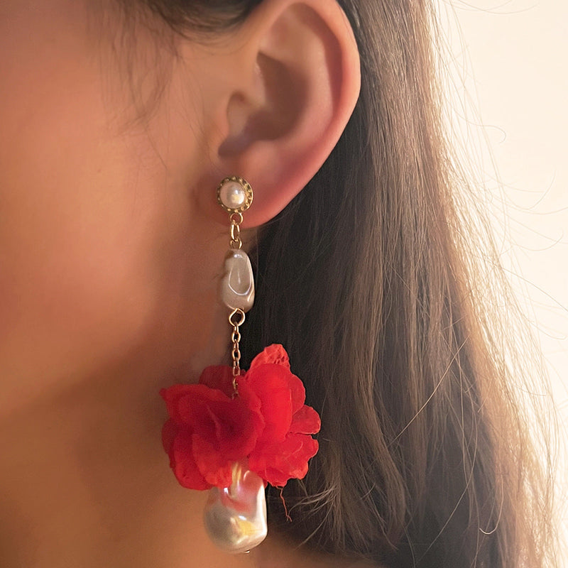 Beautiful Pearl Earring with Unique Style