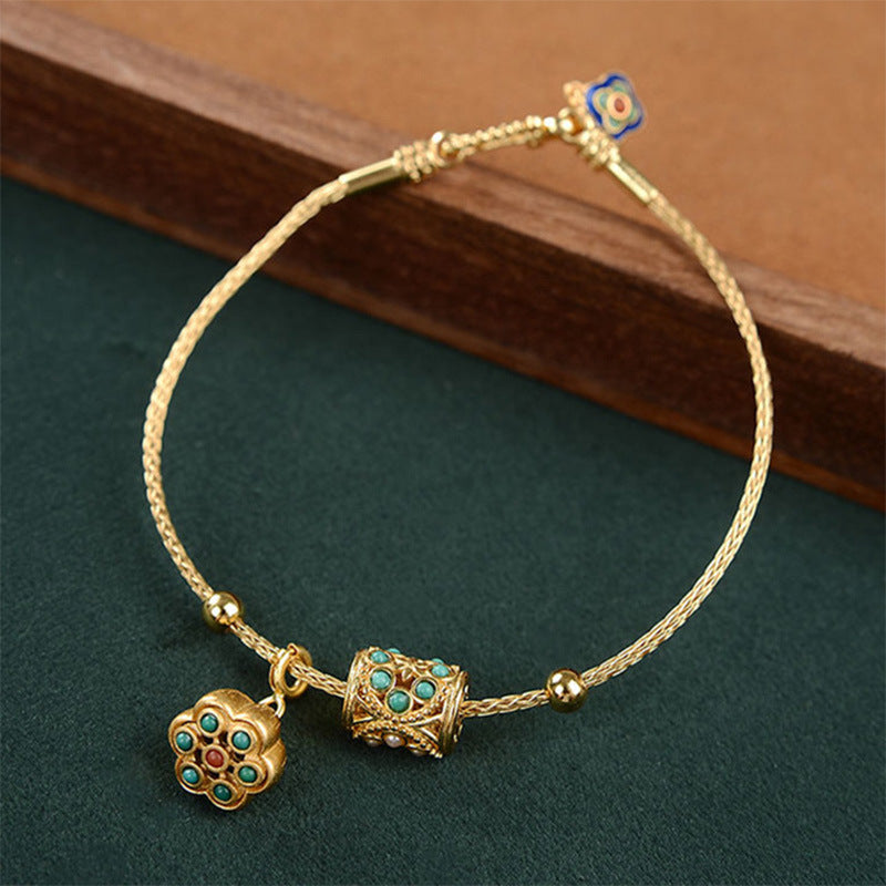 Charming Gold Bracelet for Any Occasion