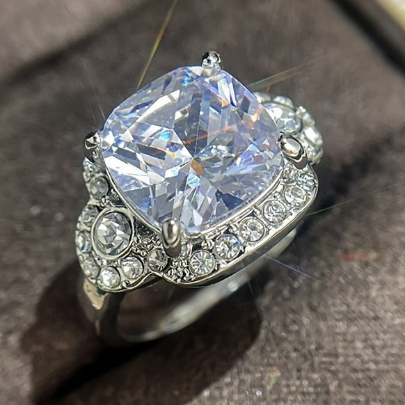 Beautiful Ring with Unique Style
