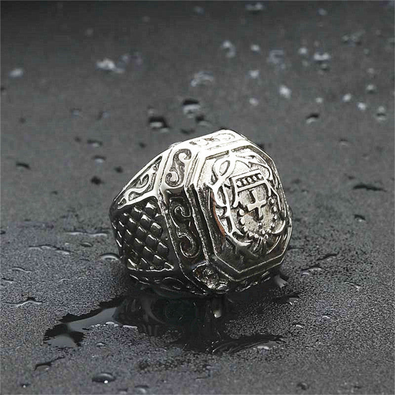 Classic Ring with Timeless Appeal