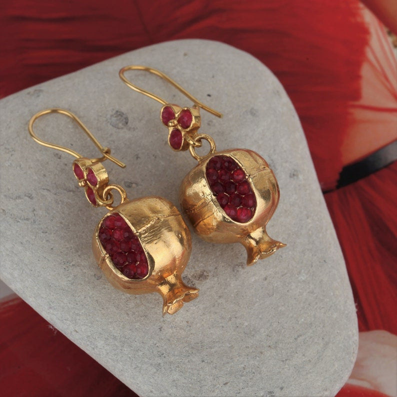 Romantic Pearl Earring for Special Moments