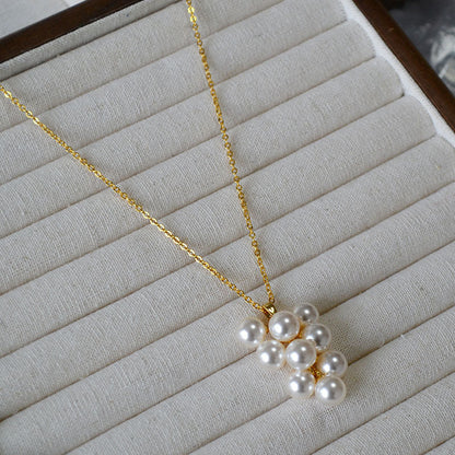 Classic Pearl Necklace with Timeless Appeal