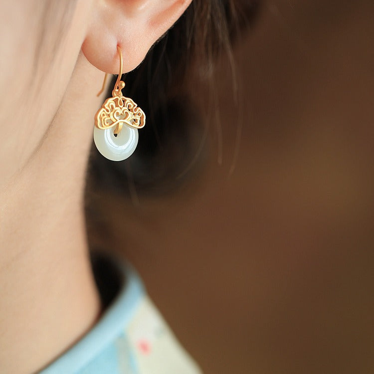 Romantic Gold Earring for Special Moments