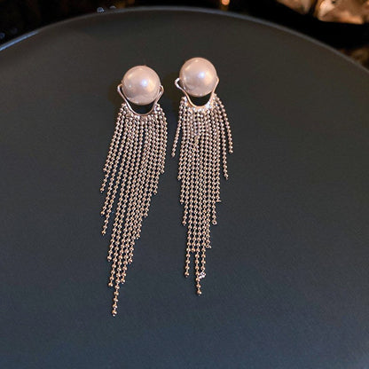 Classic Pearl Earring with Timeless Appeal