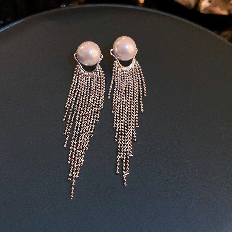 Classic Pearl Earring with Timeless Appeal