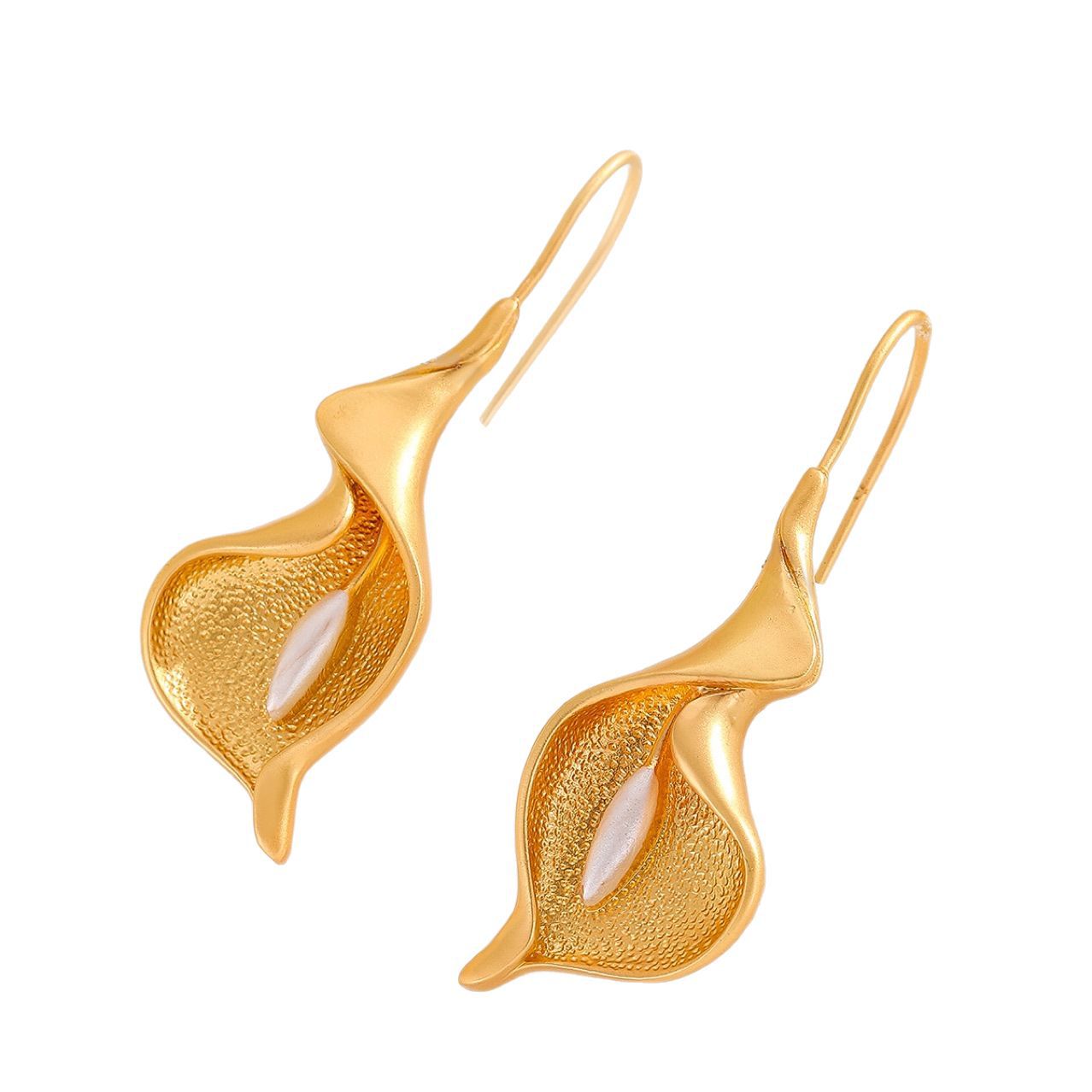 Romantic Pearl Earring for Special Moments