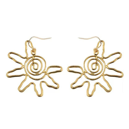 Romantic Gold Earring for Special Moments