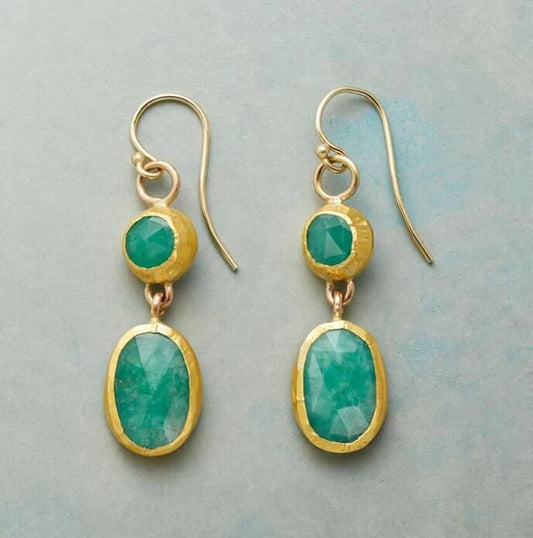Charming Gold Earring for Any Occasion