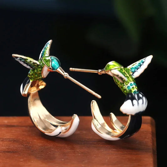 Romantic Silver Earring for Special Moments