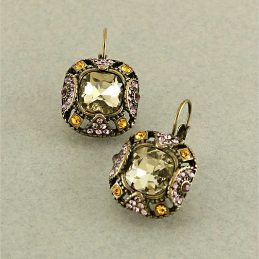 Charming Earring for Any Occasion