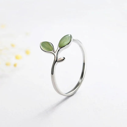 Classic Silver Ring with Timeless Appeal